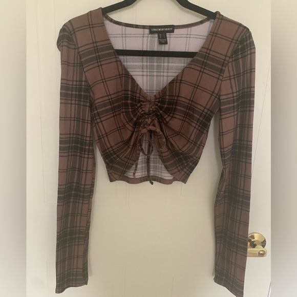 Streetwear Society Tops - #3 Soft feltlike fabric, great for Fall size S